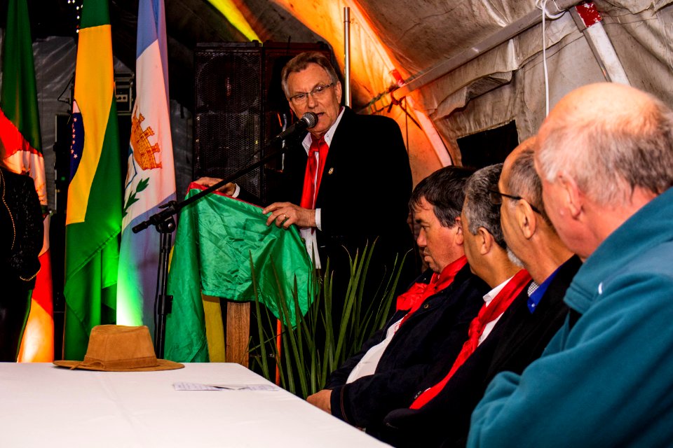 18.09.2019 - Vice-prefeito Idemar Barz participa de Sessão solene da Câmara de Vereadores, para entrega da Comenda João Simões Lopes Neto - Foto Michel Corvello