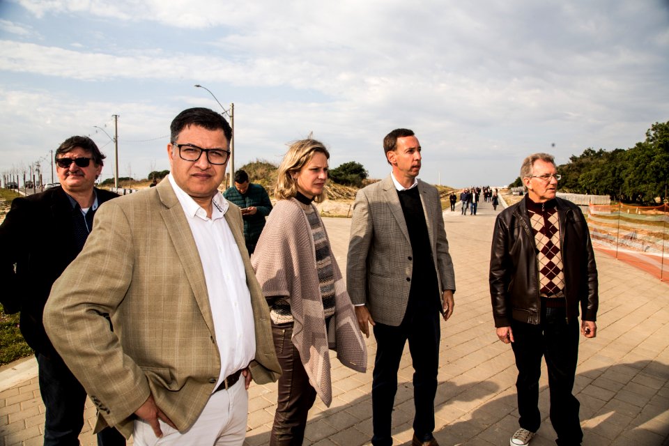 16.08.2019 - Prefeita Paula Mascarenhas e o vice Idemar Barz participam da inauguração da rua Coletora que ligará o Bairro Quartier à avenida Fernando Osório - Foto: Gustavo Vara