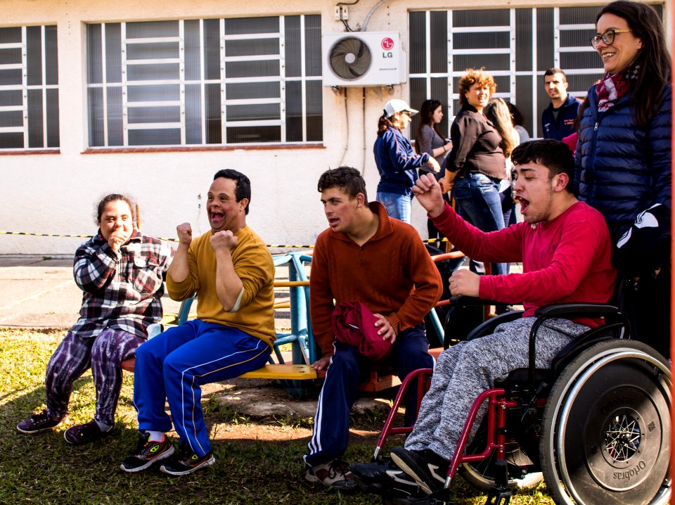 28.08.2019 - Tarde esportiva com alunos das escolas especiais e do Centro Social Urbano do Areal - Foto Michel Corvello