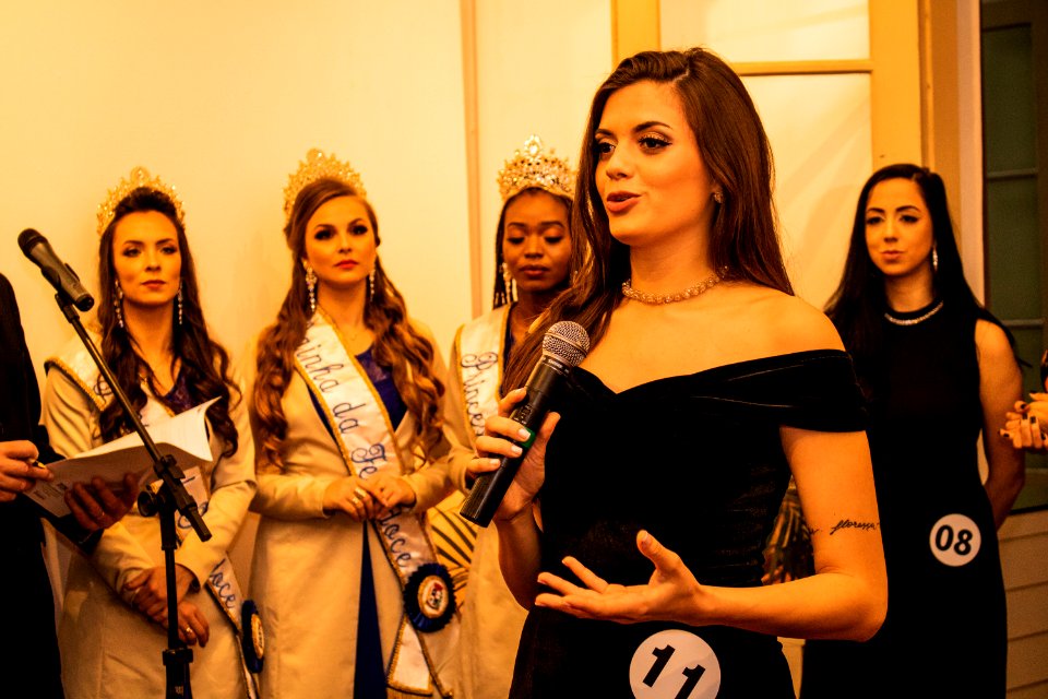 12.11.2019 - Vice-prefeito Idemar Barz prestigia a apresentação das candidatas a Baronesa da Fenadoce 2020 - Foto Michel Corvello