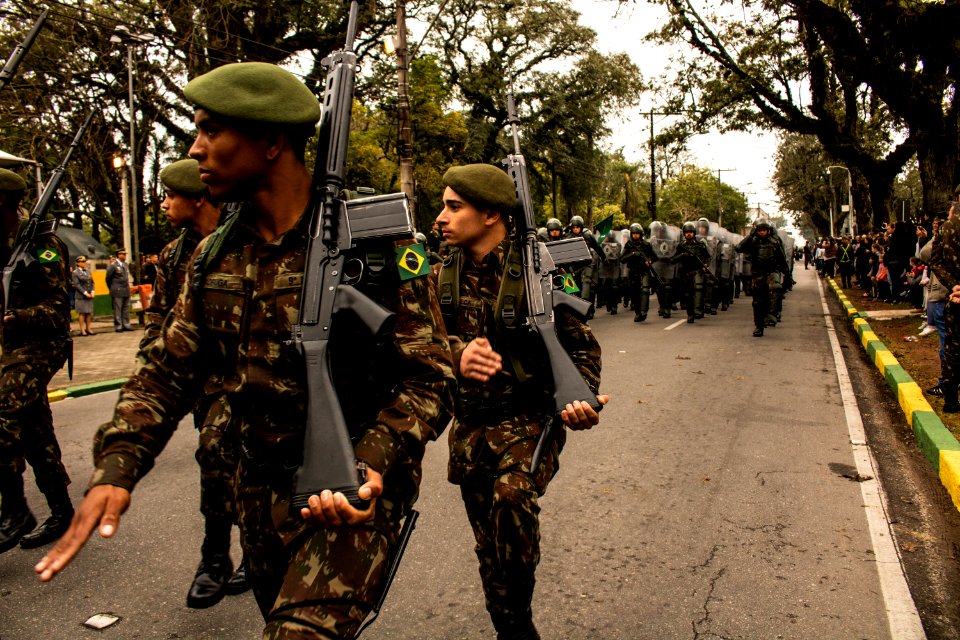 07.09.2019 - Prefeita Paula e o vice-prefeito Idemar Barz prestigiam desfile cívico militar de 7 de setembro - Foto Michel Corvello