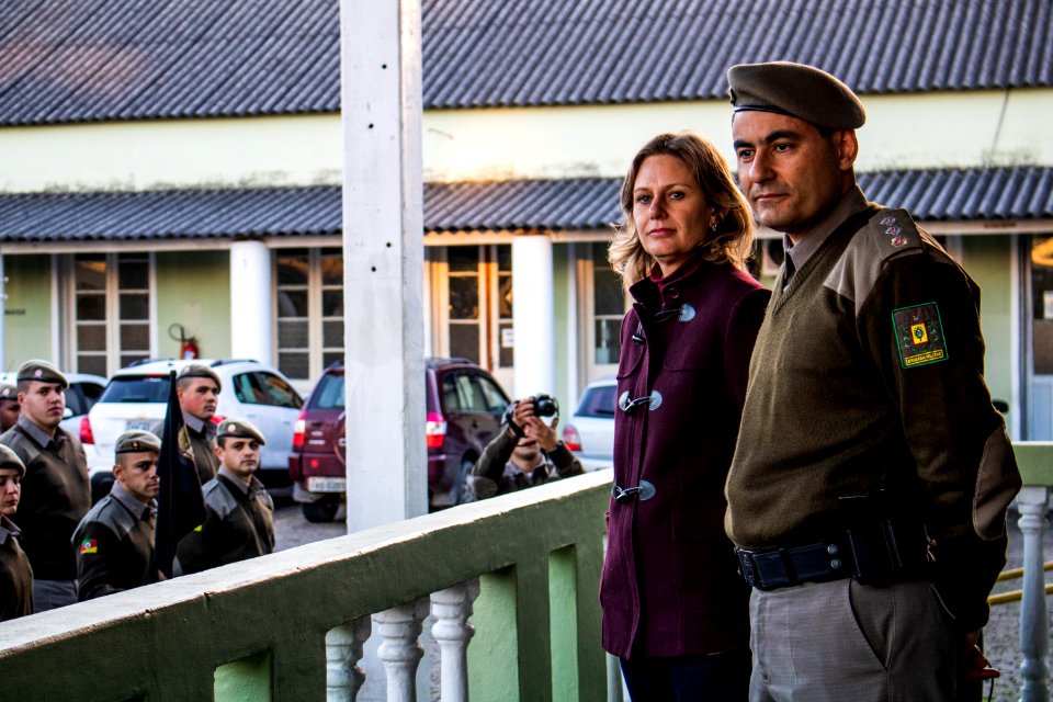 17.07.2019 - Prefeita Paula Mascarenas recebe homenagem dos soldados do 4º BPM - Foto Michel Corvello