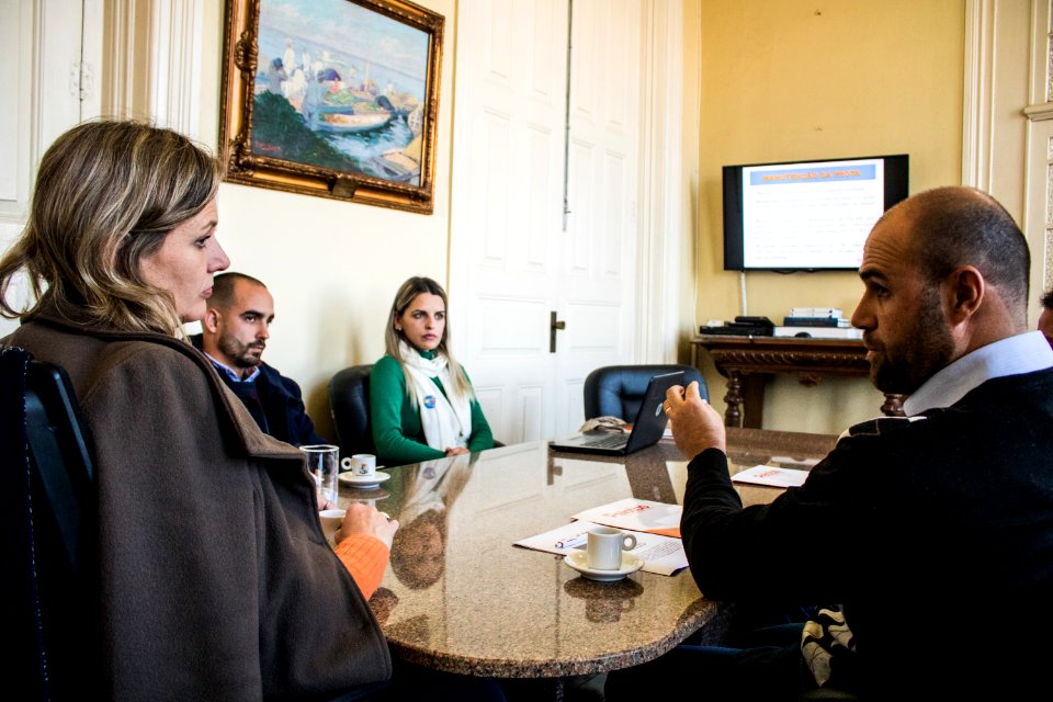 09.07.2019 - Prefeita Paula Mascarenhs e o vice Idemar Barz em reunião com o secretário da  SARH para apresentação de projetos - Foto Michel Corvello