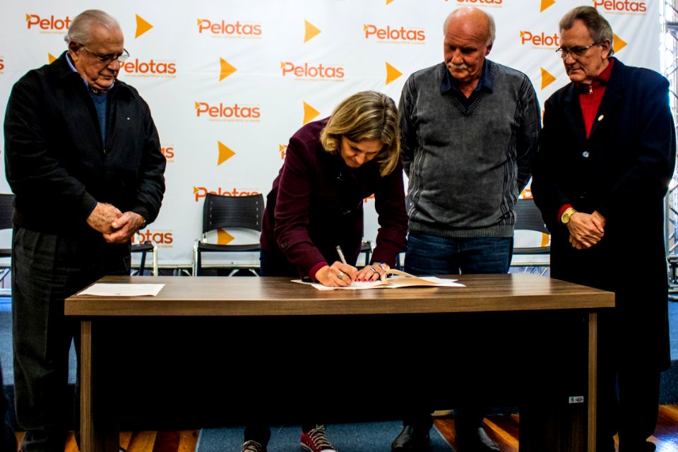 17.07.2019 - Prefeita Paula Mascarenhas realiza cerimônia para assinatura de leis de vereadores - Foto Michel Corvello