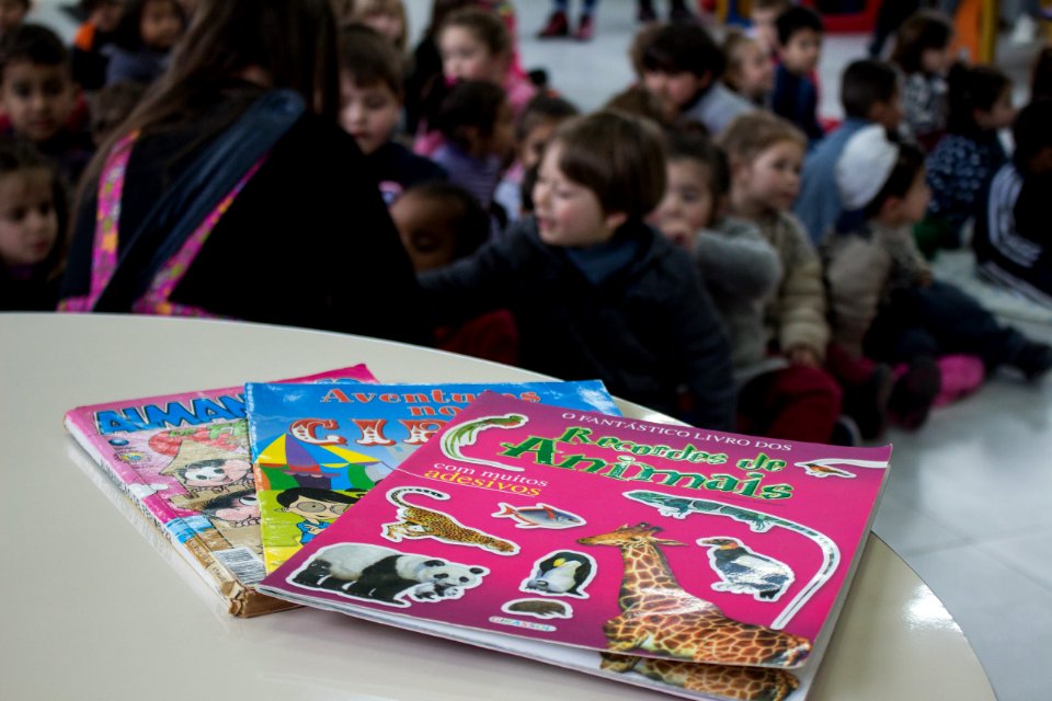 15.08.2019   Entrega de doação de livros do Colégio São José - Fotos Igor Sobral