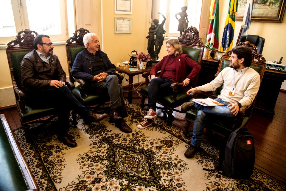 28.08.2019 - Prefeita Paula Mascarenhas  assina contrato de requalificação do Largo de Portugal, avenida Saldanha Marinho e rua Dom Pedro II - Foto: Gustavo Vara