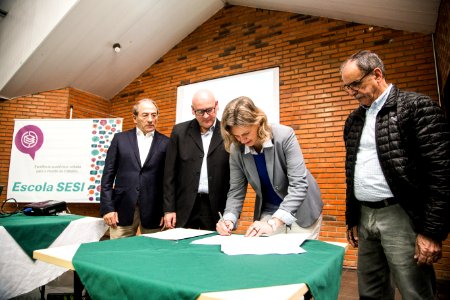 30.08.2019 - Prefeita Paula Mascarenhas realiza q qssinatura de convênio entre Prefeitura e Sesi, para treinamento dos professores da rede municipal para atuarem com a metodologia Sesi Educação- Foto: Gustavo Vara