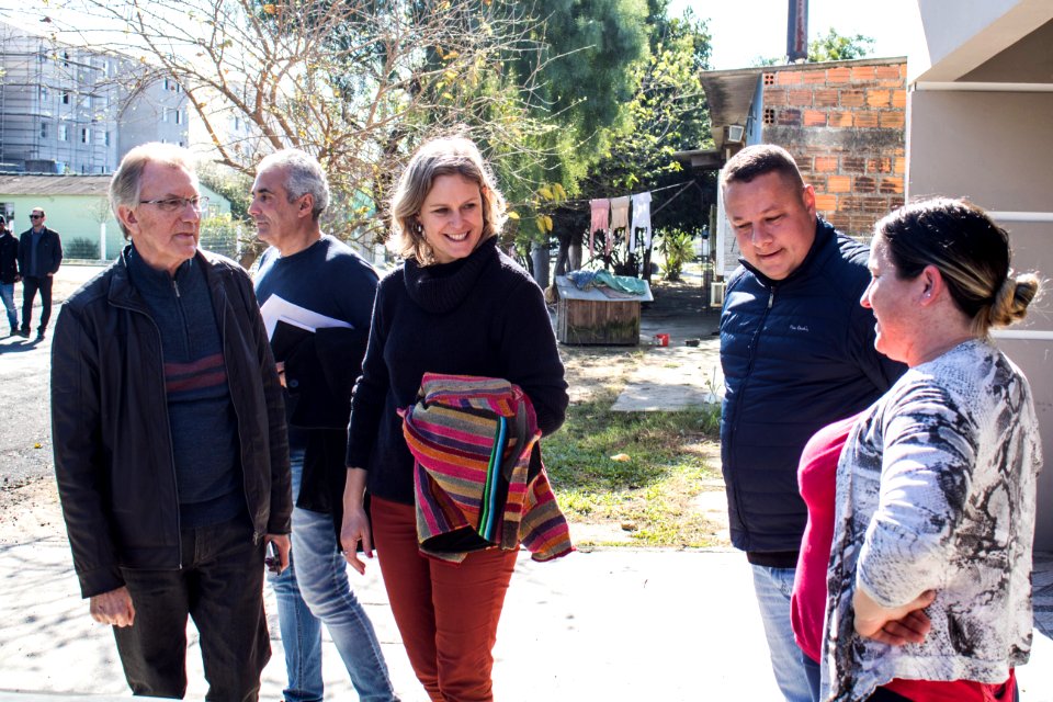 18.07.2019 - Prefeita Paula Mascarenhas realiza caminhada para entrega da rua Francisco Simões no Fragata - Foto Michel Corvello