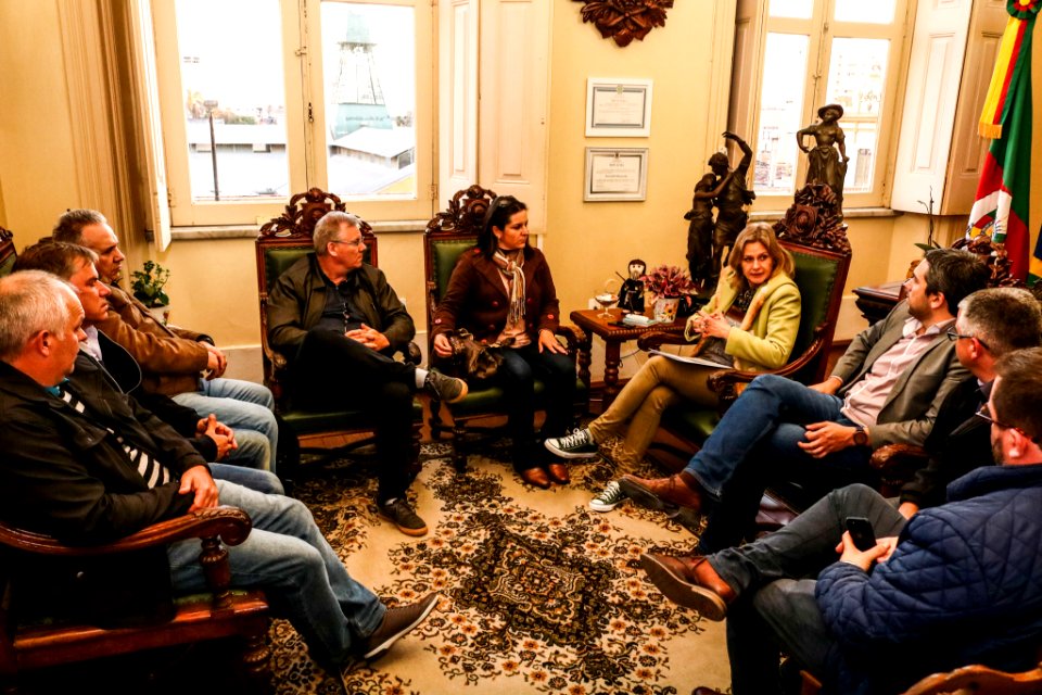 23.08.2019 - Prefeita Paula Mascarenhas em reunião com diretoria da Cosulati - Foto Michel Corvello