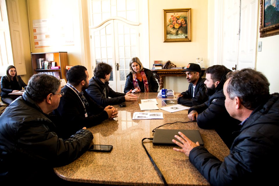03.09.2019 - Prefeita Paula Mascarenhas em reunião com Emanuel Bueno Martins,  da Associação dos Skatistas de Pelotas - Foto: Gustavo Vara