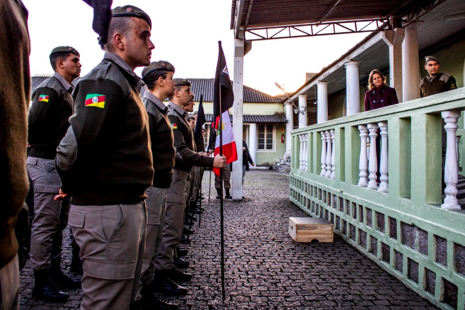 17.07.2019 - Prefeita Paula Mascarenas recebe homenagem dos soldados do 4º BPM - Foto Michel Corvello