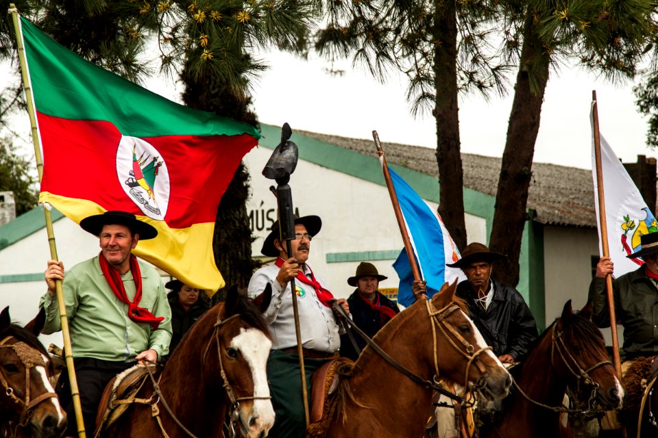14.09.2019 - Solenidade no 9º BIMtz com a Fusão da Chama na abertura da Semana Farroupilha - Foto: Gustavo Vara