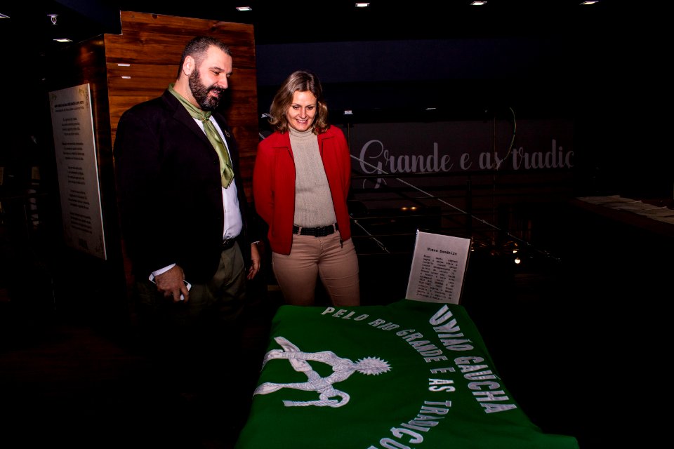 19.09.2019 - Prefeita Paula Mascarenhas prestigia apresentação do vice Idemar Barz e o músico Alci Vieira Jr - Foto Michel Corvello