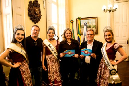 24.09.2019 - Prefeita Paula Mascarenhas e o vice Idemar Barz recebem convite para a Oktoberfest Pelotas - Foto: Gustavo Vara