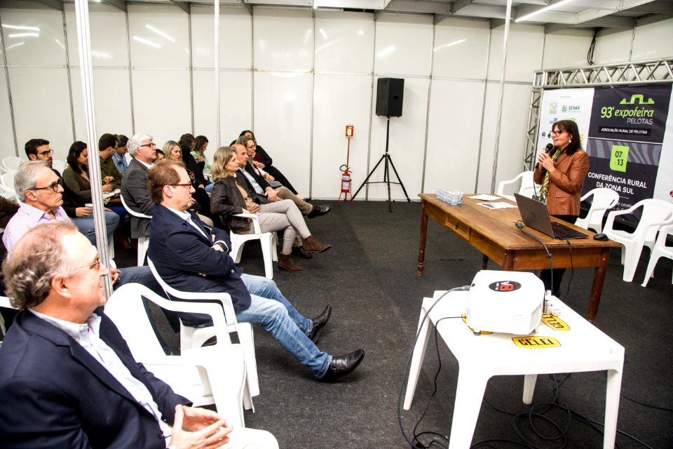 07.10.2019 - Prefeita Paula Mascarenhas participa da abertura do Seminário de Gestão Ambiental Rural - Foto: Gustavo Vara