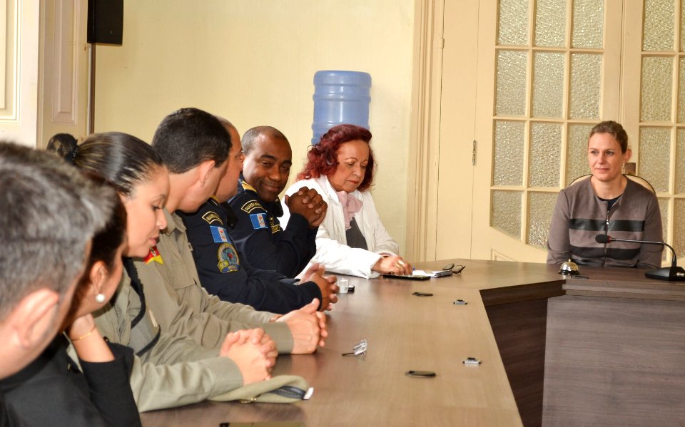 17.10.19 Prefeita recebe líder Raps Maryanne Ribeiro - Foto Adriana Rabassa