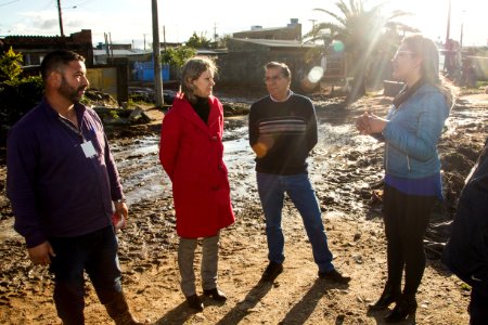 12.09.2019 - Prefeita Paula Mascarenhas  durante visita a um dos pontos da cidade que passou por alagamentos, no Corredor do Obelisco - Foto: Gustavo Vara