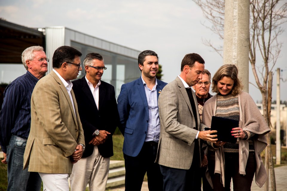 16.08.2019 - Prefeita Paula Mascarenhas e o vice Idemar Barz participam da inauguração da rua Coletora que ligará o Bairro Quartier à avenida Fernando Osório - Foto: Gustavo Vara