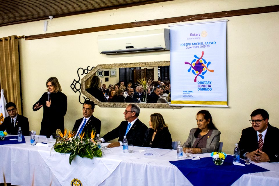 01.07.2019 - Prefeita Paula Mascarenhas prestigia posse conjunta dos Rotarys - Foto Michel Corvello
