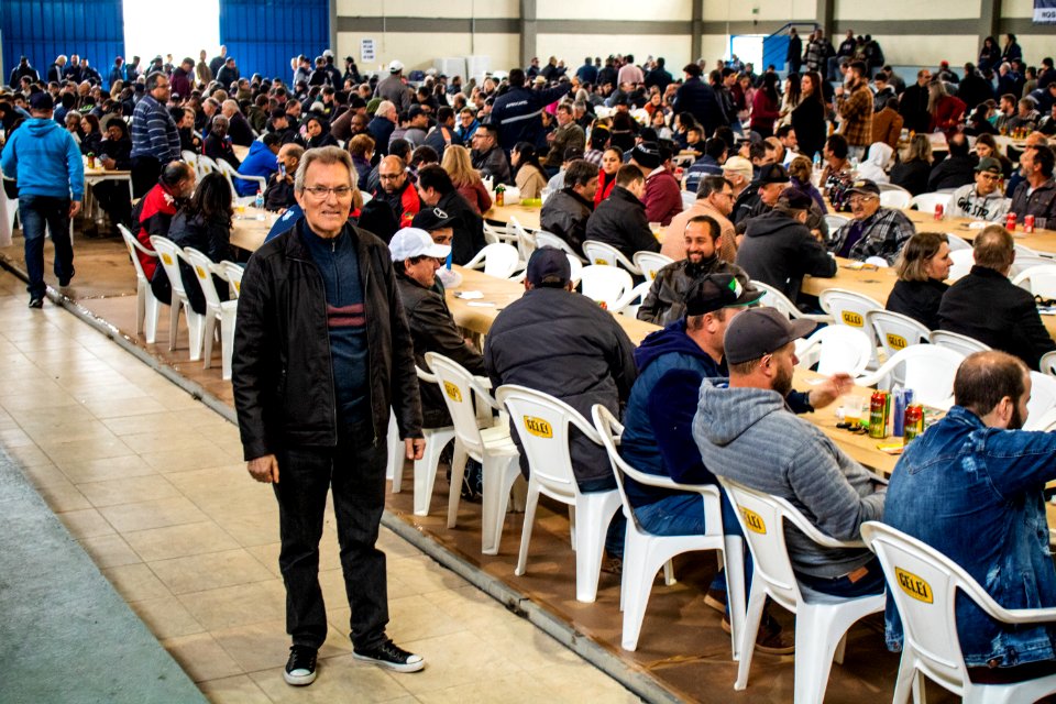 27.07.2019 - Prefeito em exercício Idemar Barz prestigia almoço na Paróquia São Cristovão em comemoração ao Dia do Motorista - Foto Michel Corvello