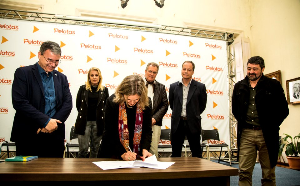 16.09.2019 - Prefeita Paula Mascarenhas realiza assinatura de convênio com o IFSul para realização de curso destinado aos educadores sociais - Foto: Gustavo Vara