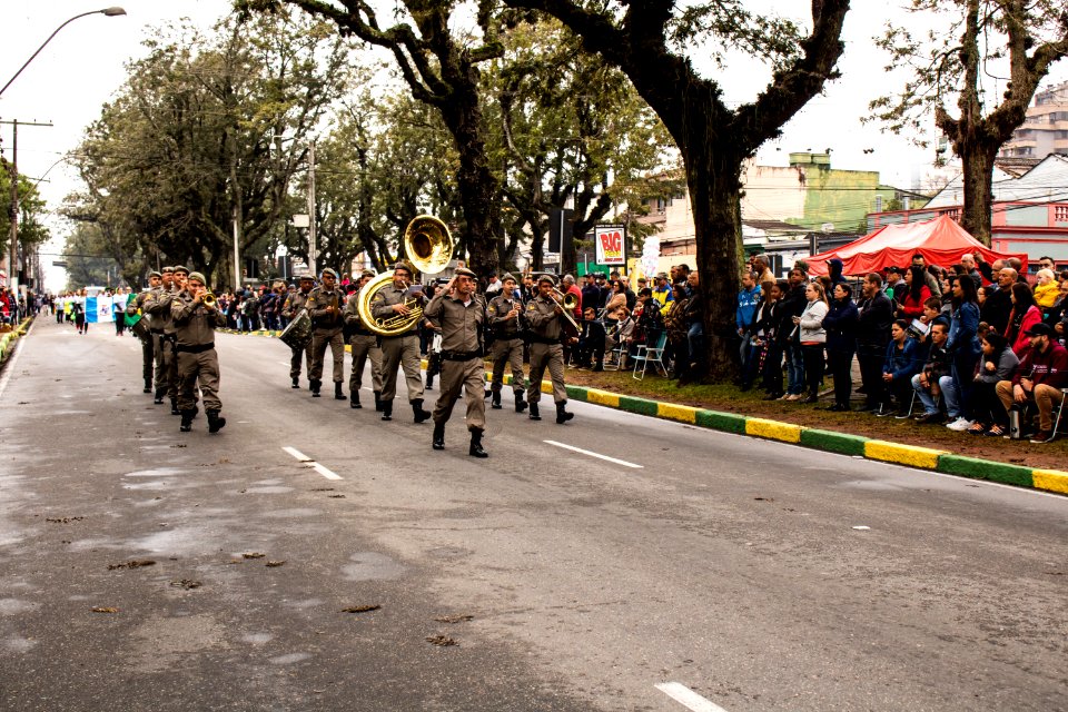 07.09.2019 - Prefeita Paula e o vice-prefeito Idemar Barz prestigiam desfile cívico militar de 7 de setembro - Foto Michel Corvello