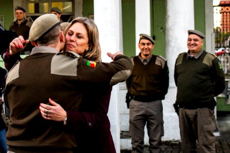 17.07.2019 - Prefeita Paula Mascarenas recebe homenagem dos soldados do 4º BPM - Foto Michel Corvello