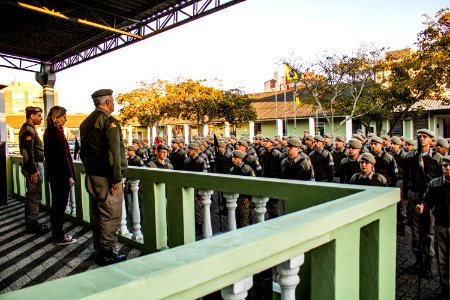 17.07.2019 - Prefeita Paula Mascarenas recebe homenagem dos soldados do 4º BPM - Foto Michel Corvello