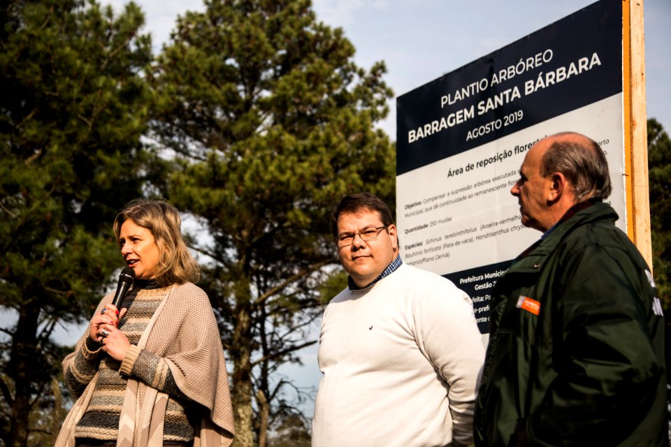 16.08.2019 - Prefeita Paula Mascarenhas participa do plantio de 250 mudas de árvores na Barragem Santa Bárbara - Foto: Gustavo Vara
