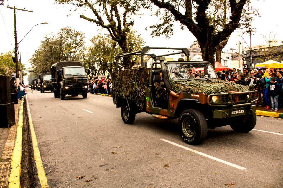 07.09.2019 - Prefeita Paula e o vice-prefeito Idemar Barz prestigiam desfile cívico militar de 7 de setembro - Foto Michel Corvello
