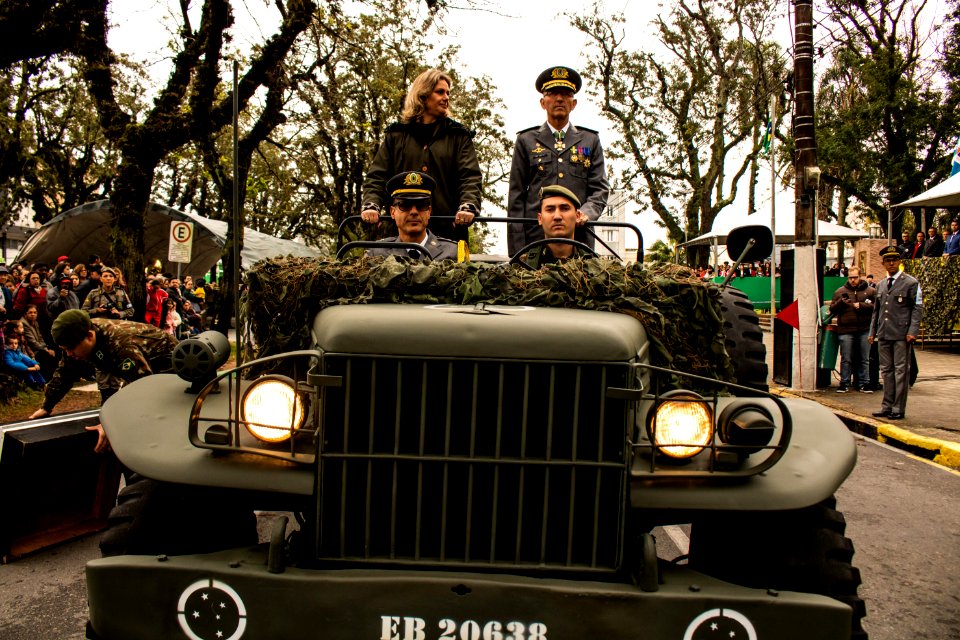 07.09.2019 - Prefeita Paula e o vice-prefeito Idemar Barz prestigiam desfile cívico militar de 7 de setembro - Foto Michel Corvello