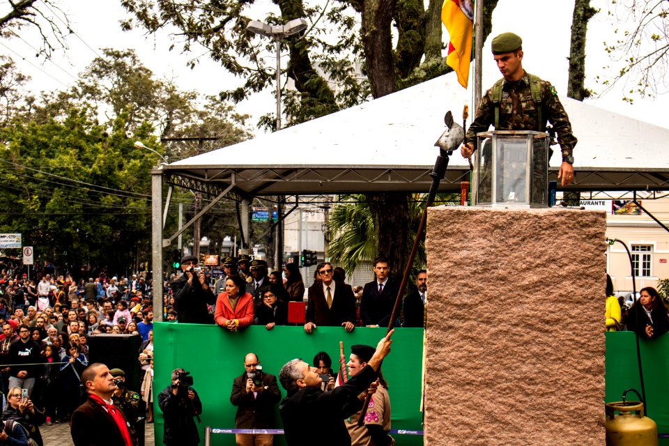 07.09.2019 - Prefeita Paula e o vice-prefeito Idemar Barz prestigiam desfile cívico militar de 7 de setembro - Foto Michel Corvello