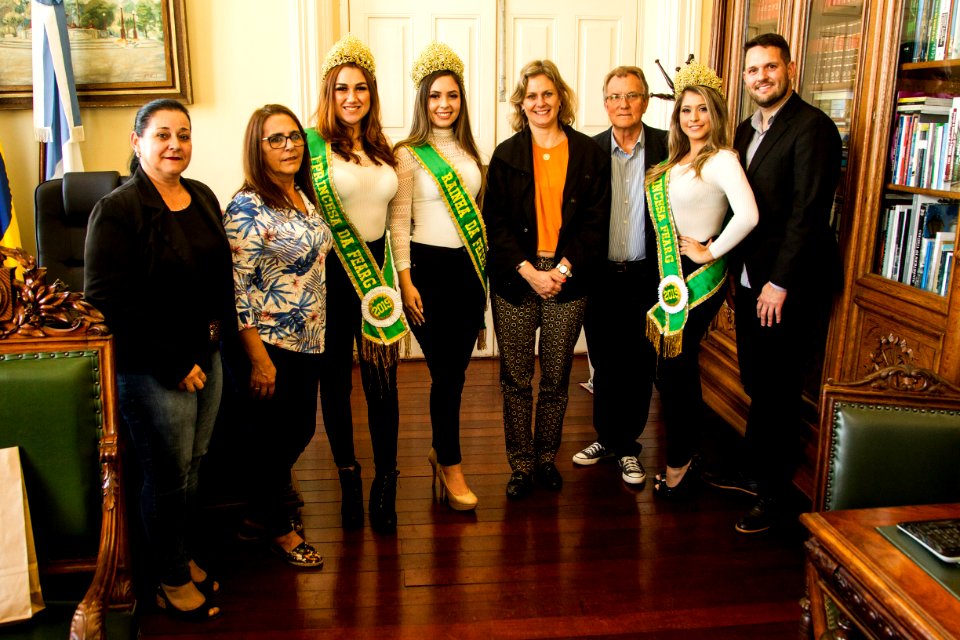 18.06.2019 - Prefeita Paula Mascarenhas recebe a corte da Fearg - Foto: Gustavo Vara