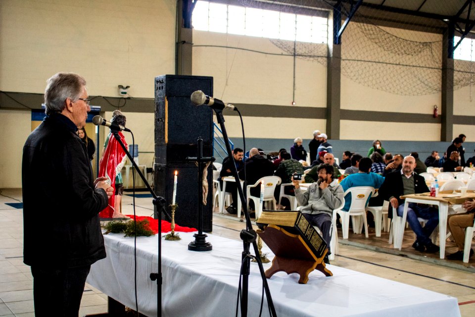 27.07.2019 - Prefeito em exercício Idemar Barz prestigia almoço na Paróquia São Cristovão em comemoração ao Dia do Motorista - Foto Michel Corvello