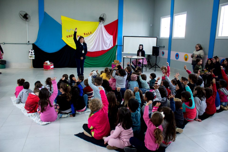 15.08.2019   Entrega de doação de livros do Colégio São José - Fotos Igor Sobral