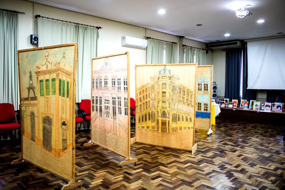 05.07.2019 - Prefeita Paula Mascarenhas visita exposição em homenagem ao aniversário de Pelotas no colégio Gonzaga - Foto Michel Corvello