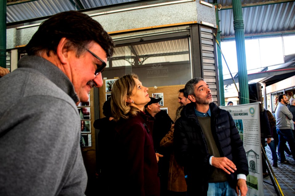 17.07.2019 - Prefeita Paula Mascarenhas prestigia a volta da estátua do Deus Mercúrio para o Mercado - Foto Michel Corvello