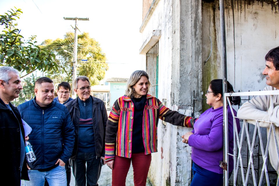 18.07.2019 - Prefeita Paula Mascarenhas realiza caminhada para entrega da rua Francisco Simões no Fragata - Foto Michel Corvello