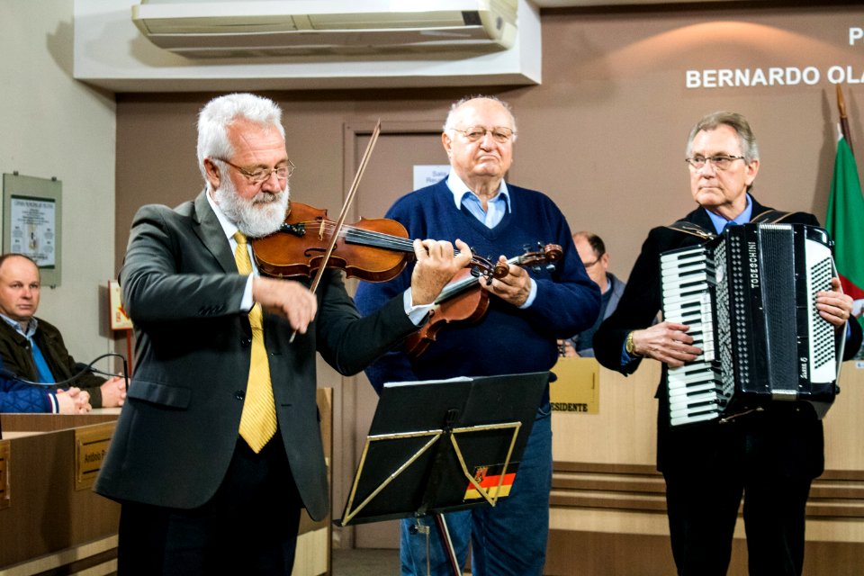 24.07.2019 - Prefeito em exercício Idemar Barz prestigia Sessão Solene em comemoração ao dia do Colono e da Imigração alemã - Foto Michel Corvello