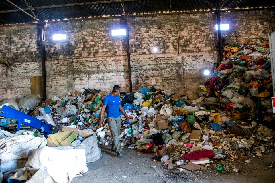 27.06.2019 -  Doação de máquina de prensar latinha para a Cooperativa de Reciclagem da Vila Castilhos - Foto Michel Corvello