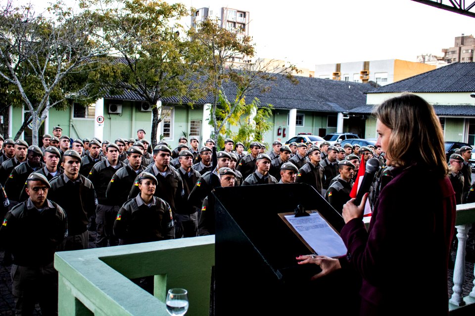 17.07.2019 - Prefeita Paula Mascarenas recebe homenagem dos soldados do 4º BPM - Foto Michel Corvello