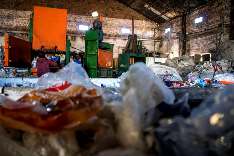 27.06.2019 -  Doação de máquina de prensar latinha para a Cooperativa de Reciclagem da Vila Castilhos - Foto Michel Corvello
