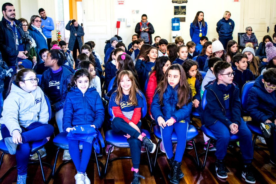 04.07.2019 - Prefeita Paula Mascarenhas recebe alunos do 4º ano do Colégio São José, para entrega de cartas do projeto “Cartas à Prefeita”  - Foto Michel Corvello