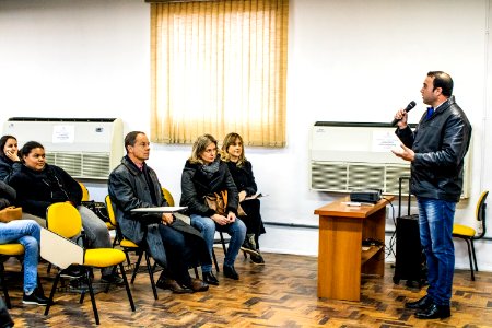 05.07.2019 - Prefeita Paula Mascarenhas prestigia aula inaugural do Espaço da Juventude para os alunos - Foto Michel Corvello