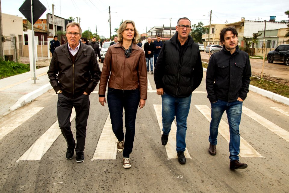 24.05.2019 - Prefeita Paula Mascarenhas e o vice Idemar Barz realizam a caminhada de entrega das obras da avenida São Jorge e rua Doutor Amarante - Foto: Gustavo Vara
