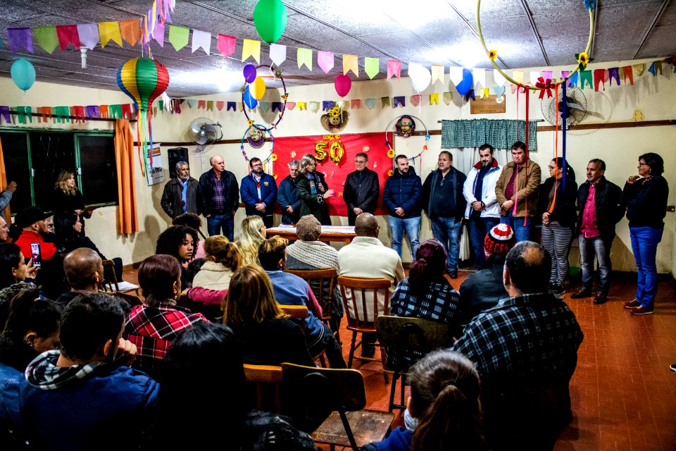 28.06.2019 - Prefeita Paula Mascarenhas prestigia entrega da regularização fundiária para 74 famílias do loteamento Cristovão José dos Santos - Foto Michel Corvello