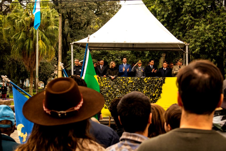 07.09.2019 - Prefeita Paula e o vice-prefeito Idemar Barz prestigiam desfile cívico militar de 7 de setembro - Foto Michel Corvello