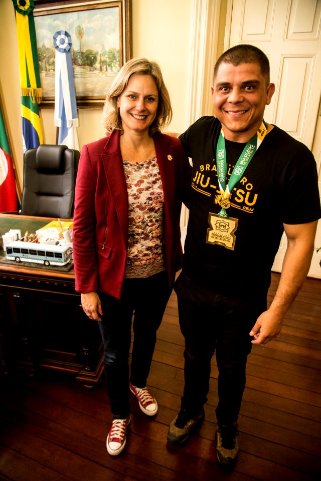 12.06.2019 - Prefeita Paula Mascarenhas em reunião com o atleta de Jiu-jítsu Leandro Ribas  - Foto: Gustavo Vara