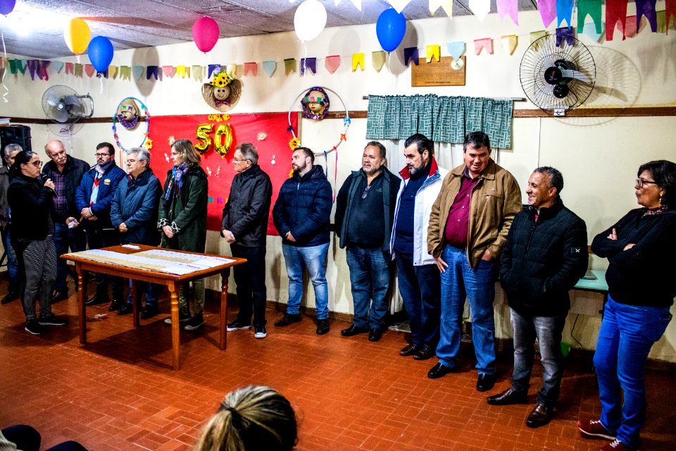 28.06.2019 - Prefeita Paula Mascarenhas prestigia entrega da regularização fundiária para 74 famílias do loteamento Cristovão José dos Santos - Foto Michel Corvello