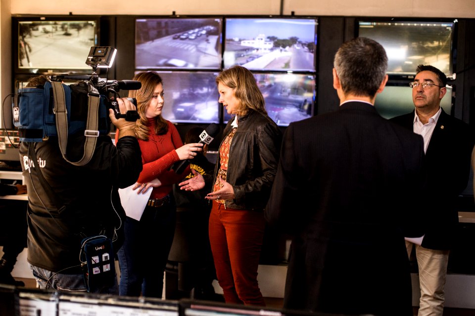 27.08.2019 - Jornal do Almoço ao vivo da sala de monitoramento da SSP, com apresentação dos dados do GGI pela prefeita Paula Mascarenhas - Foto: Gustavo Vara